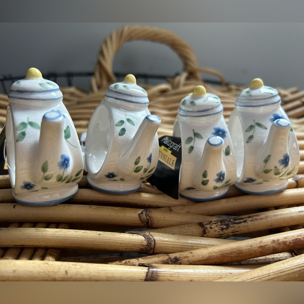 NWT Tags Pfaltzgraff Shelby Perennials Napkin Rings (set of 4)